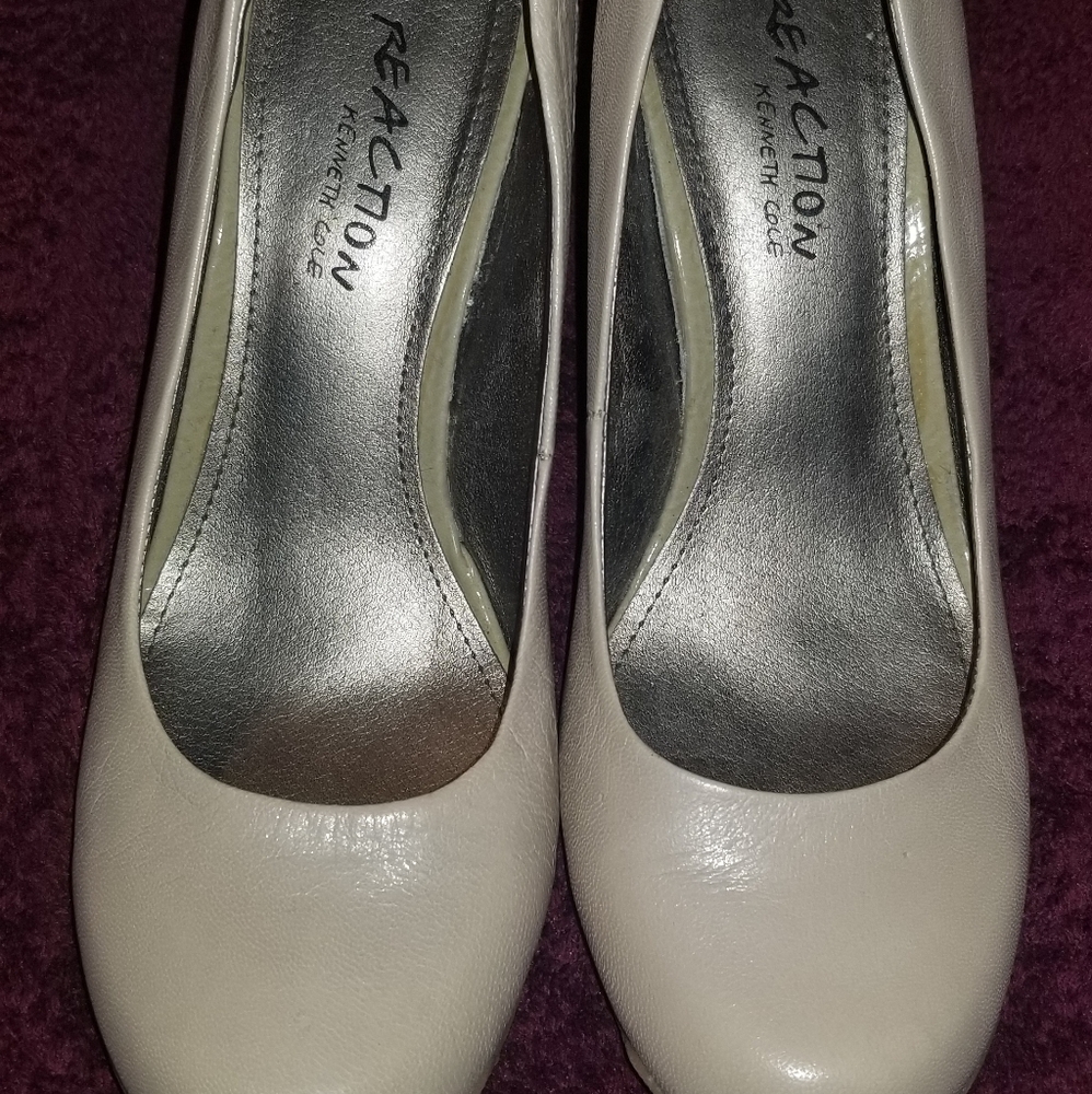 Kenneth Cole reaction nude wedges size 9